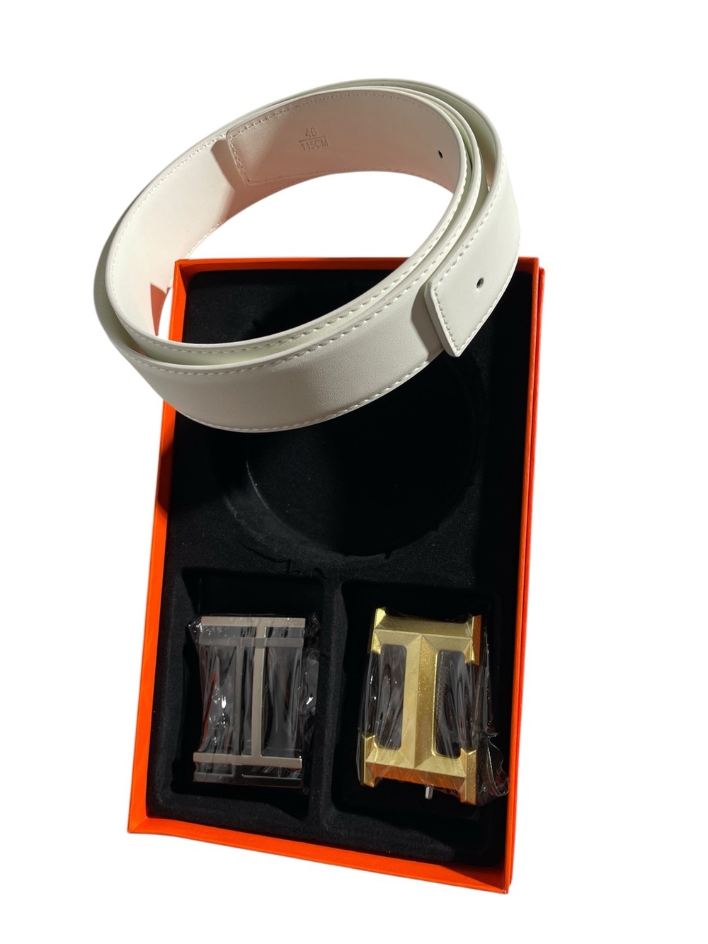 ππ»ββοΈ Menβs Reversible Belt Set ππ»ββοΈ - Picture 3 of 5